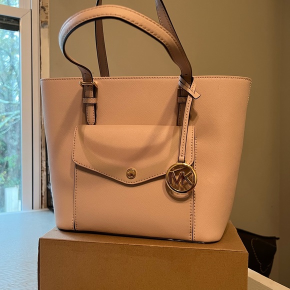 Michael Kors purse in Pink - Picture 4 of 14